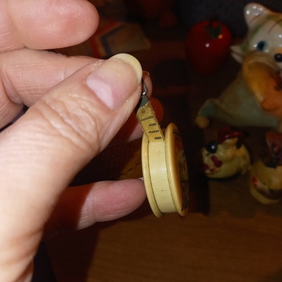 Vintage cloth retractable advertising celluloid Fab tape measure - Picture 2 of 2